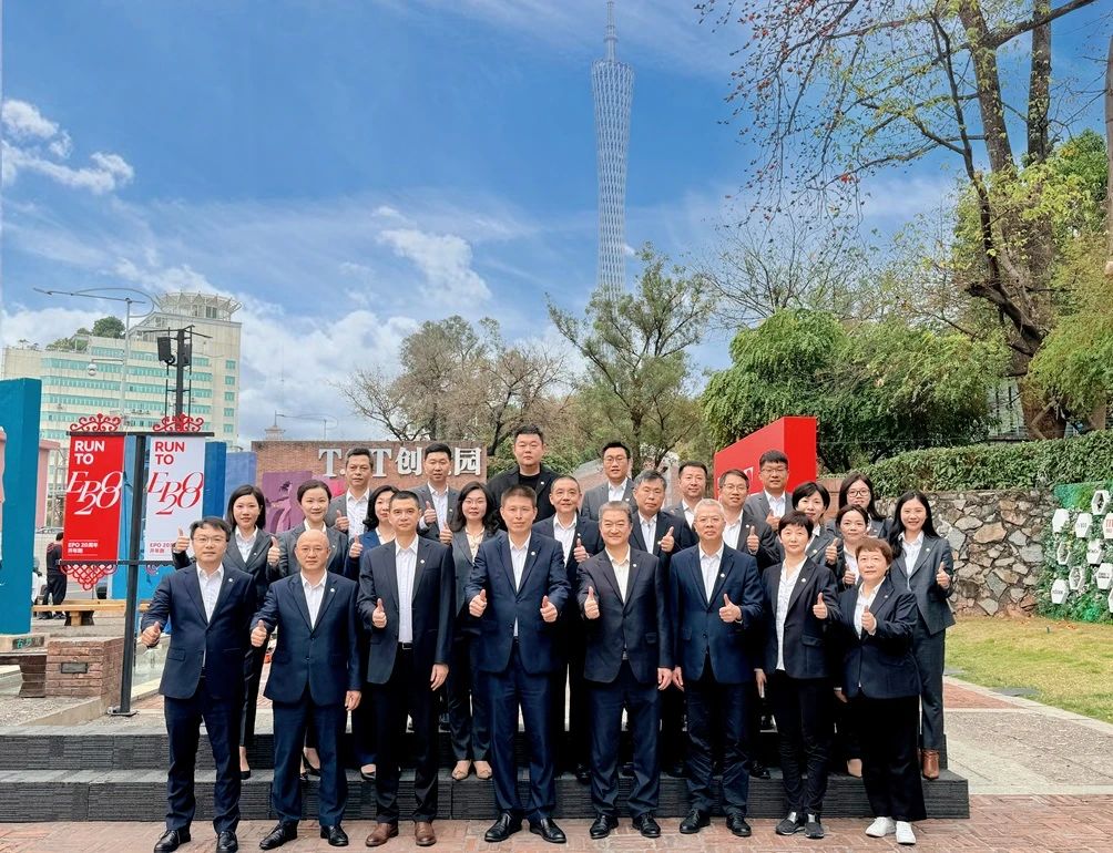 龍興仕誠 祥瑞輕工——廣州輕工集團(tuán)董事長(zhǎng)曾郴湘帶隊(duì)到新仕誠公司開展新春慰問活動(dòng)